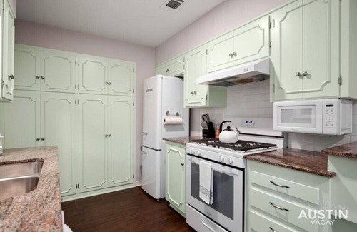 Old West Austin House | Retro Chic - Old Austin Charm W/Updated Features!