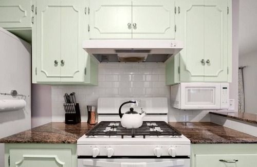 Old West Austin House | Retro Chic - Old Austin Charm W/Updated Features!