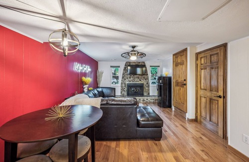 Lakewood Apartment | Retro Guest Suite with private Hot Tub 10 min to Red Rocks, Denver, and Golden.