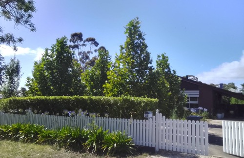 Maldon House | Retro mid century home in historic gold-fields township.
