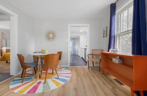 Bristol House | Retro Mid-Mod Gem in Bristol * Fully Renovated