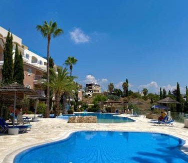 Geroskipou Apartment | Retro n’ Boujee 1BR Apt with Pool and Balcony