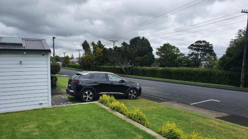 Papakura House | Retro on Queen, Papakura
