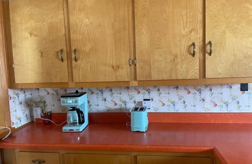 Gaylord House | Retro Retreat on Main st.