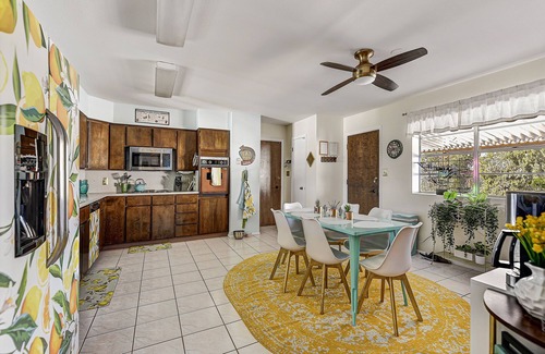 Camelback East House | Retro Retreat Phoenix-Arcadia