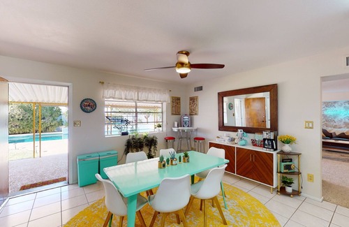 Camelback East House | Retro Retreat Phoenix-Arcadia
