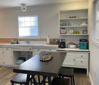 Avinger House | Retro Retreat