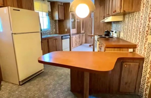 Rugby House | Retro Retreat