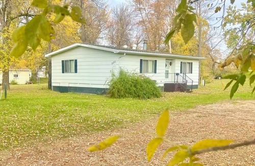 Rugby House | Retro Retreat