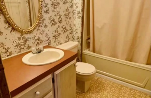 Rugby House | Retro Retreat