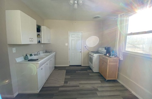 Twentynine Palms House | Retro Retreat - A Desert Oasis
