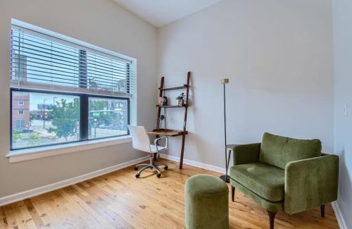 Ballpark Apartment | Retro Revival 1BR Loft Remote Work 30 Day