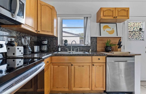 Buena Vista House | Retro Rewind, Stylish, Near Design District Miami
