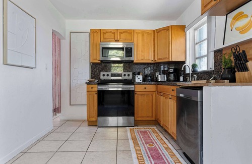 Buena Vista House | Retro Rewind, Stylish, Near Design District Miami