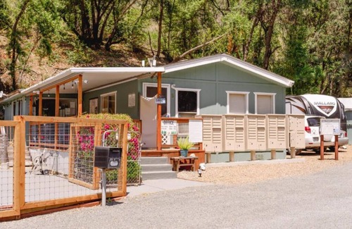 Upper Lake House | Retro RV with picturesque hills and lake access