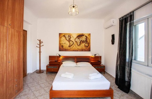 Daratsos House | Retro seaside resort