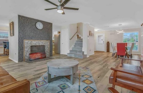 Sugar Land House | Retro Stylish 4BRs Home - Peaceful Place