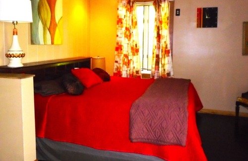 Carbon Hill Cabin | Retroville in Hocking Hills