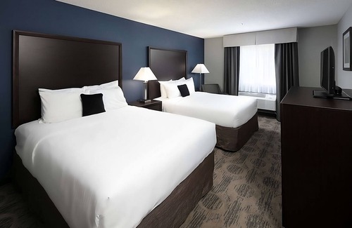 Sequim Resort | Reunions & Getaways! Free Parking, Indoor Pool, Hot Tub & Spa, Nearby Casino!