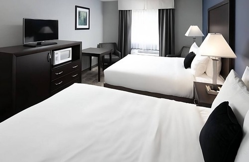Sequim Resort | Reunions & Getaways! Free Parking, Indoor Pool, Hot Tub & Spa, Nearby Casino!