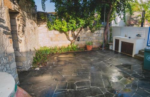 Agios Mamas House | Revecca House