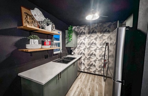 College Station Condo | Reveille Retreat- Walk to Kyle Field
