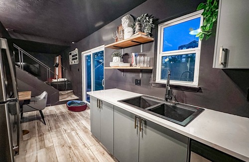 College Station Condo | Reveille Retreat- Walk to Kyle Field