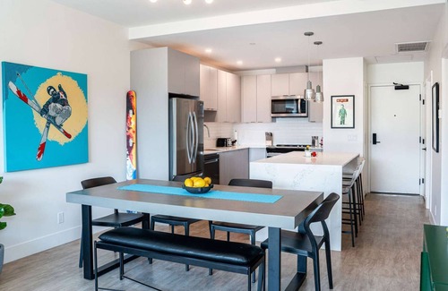 Revelstoke Condo | Revelstoke - Condo with Hot Tub-The Ski Shanty