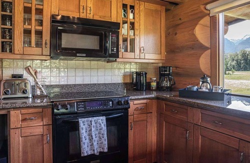 Revelstoke House | Revelstoke House - Luxurious Log Home