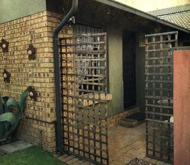 Middelburg House | Revenir