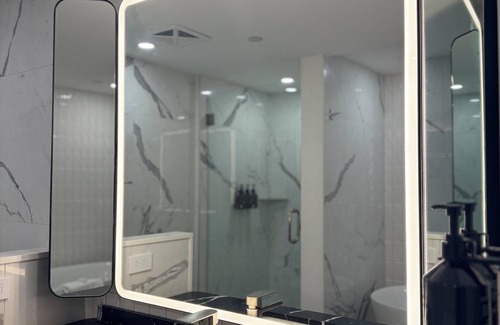 Fashion District Hotel | Revery Toronto Downtown, Curio Collection by Hilton