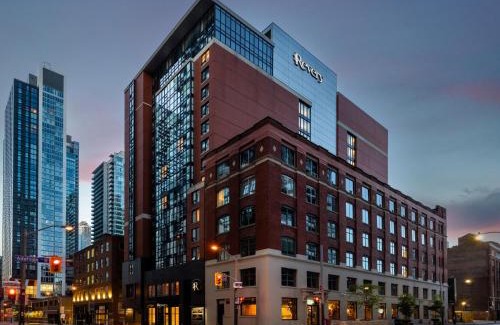 Fashion District Hotel | Revery Toronto Downtown, Curio Collection by Hilton