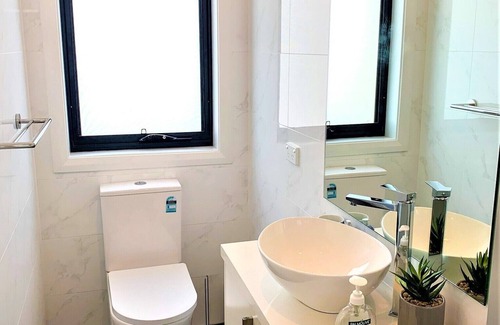 Revesby House | ⭐️⭐️⭐️⭐️⭐️ Revesby 1 Bedroom Granny Flat