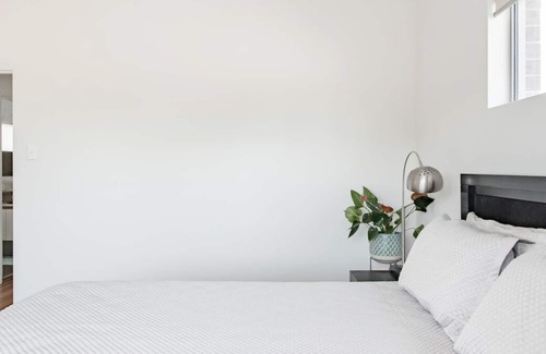 Revesby House | Revesby House · Clean Lines and Sophisticated Glass at a Revesby Sanctuary