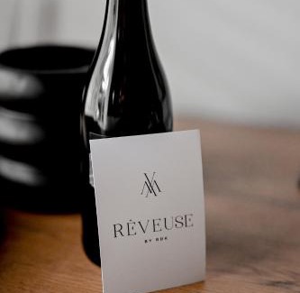 Sinoville Apartment | Reveuse