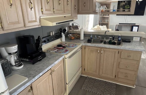 Gloucester House | Revival Retreat! A private and spacious 2 - bedroom home in charming Gloucester