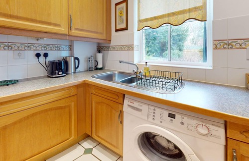 Oxford City Centre Apartment | Rewley Road | Oxford Holiday Let | 2 Beds & Sleeps 4