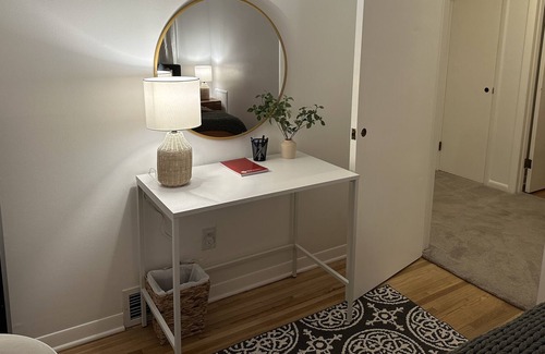 Cheektowaga Apartment | Rex's Wellington Flat near the Buffalo Airport