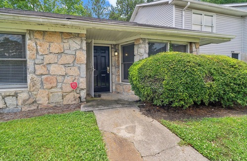 Ellenwood Apartment | Rex Townhomes 2401A I Comfy 2 Bed 2 Bath
