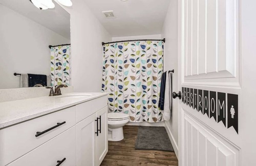 Rexburg House | Rexburg 5 Bedroom Home With Rock Climbing Wall & M