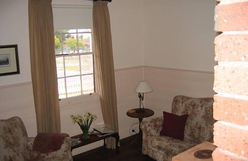 Woodend House | Reynolds Cottage Woodend