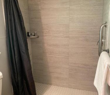 Roscoe Hotel | Reynolds House inn