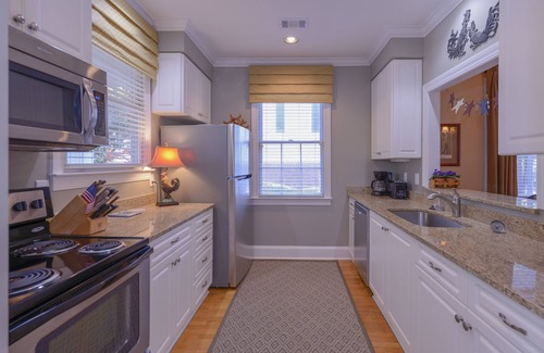 Lake Oconee Cottage | Reynolds Lake Oconee Resort Fishtales Lodge lakefront 4BR/3BA o