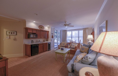 Lake Oconee Cottage | Reynolds Lake Oconee Resort Fishtales Lodge lakefront 4BR/3BA o