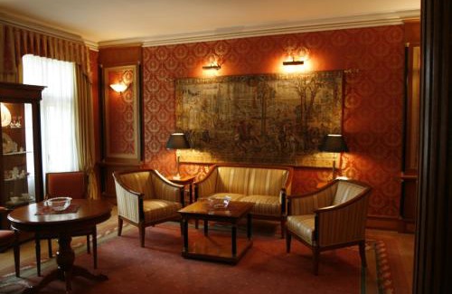 Legnica Bed & Breakfast | Rezydencja Willa Park & Restauracja