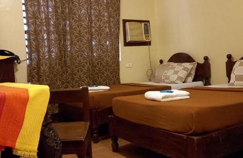 Calle Crisologo Bed & Breakfast | RF ANICETO MANSION