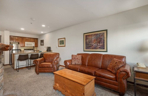 Snowshoe Condo | RF219| Hot tub,Heated garage Parking