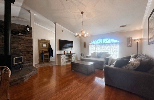 Cottonwood-Verde Village House | RGK Getaway - Spacious home with a pool