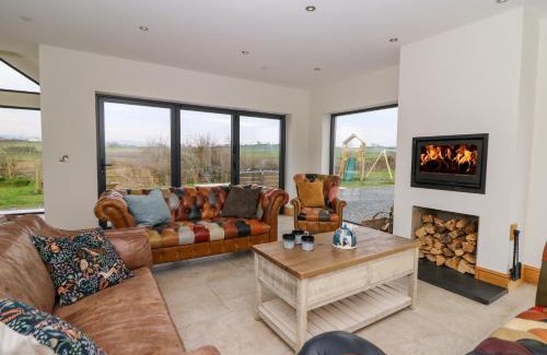 Bontnewydd House | Rhandir Hen