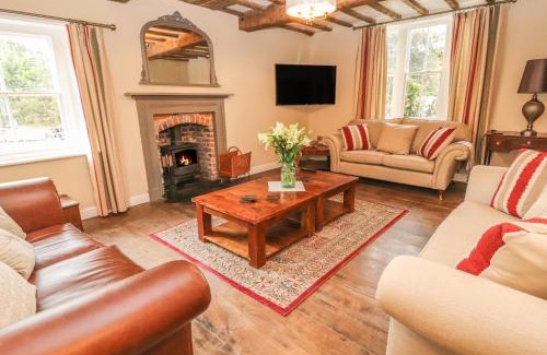 Llanymynech House | Rhandregynwen Hall